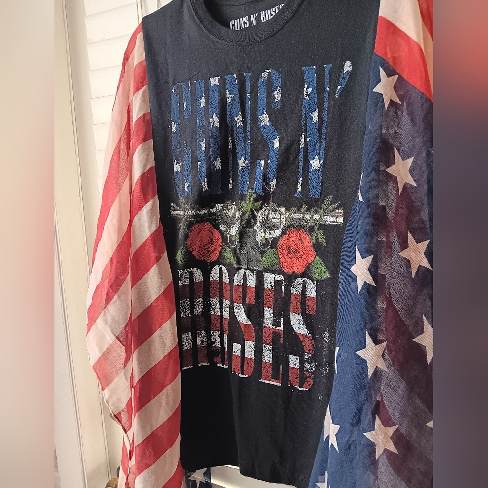 SOLD!!! Upcycled Guns N' Roses Graphic Tshirt Poncho - Picture 3 of 7